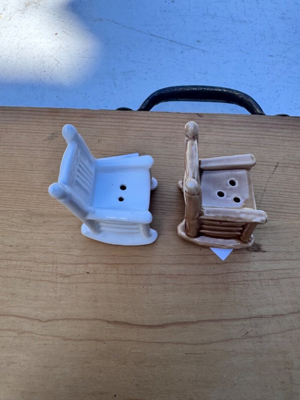 Cracker Barrel Rocking Chair Salt Pepper Shakers Set White Brown Country Porch - Picture 6 of 6
